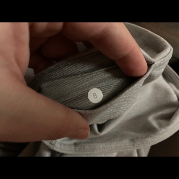 Lululemon Wunder Under crops sz 8 - Picture 2 of 4